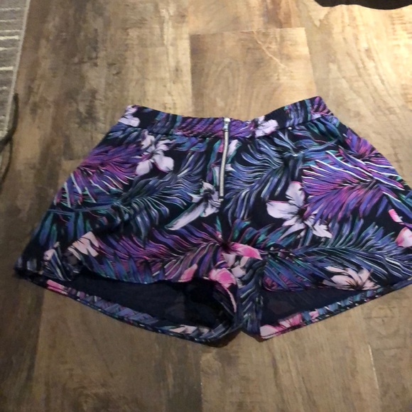 Dynamite float front zip shorts - Picture 1 of 2